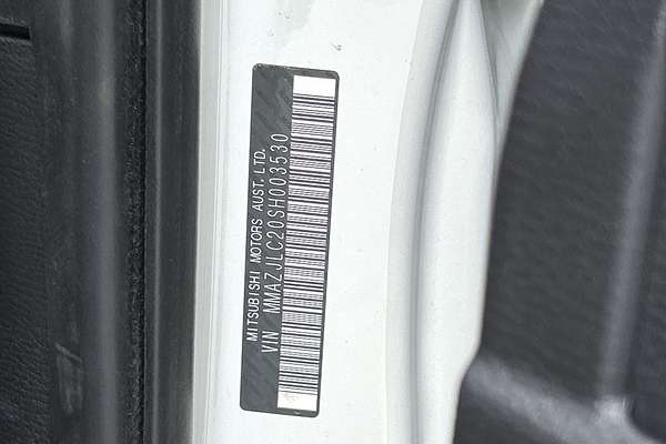 2025 Mitsubishi Triton GLX MV 4X4 thumb-22