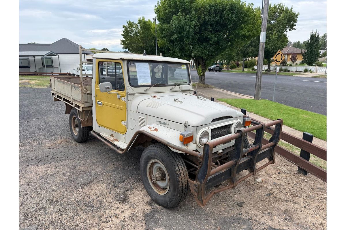 1977 Toyota Landcruiser (4x4)  4X4