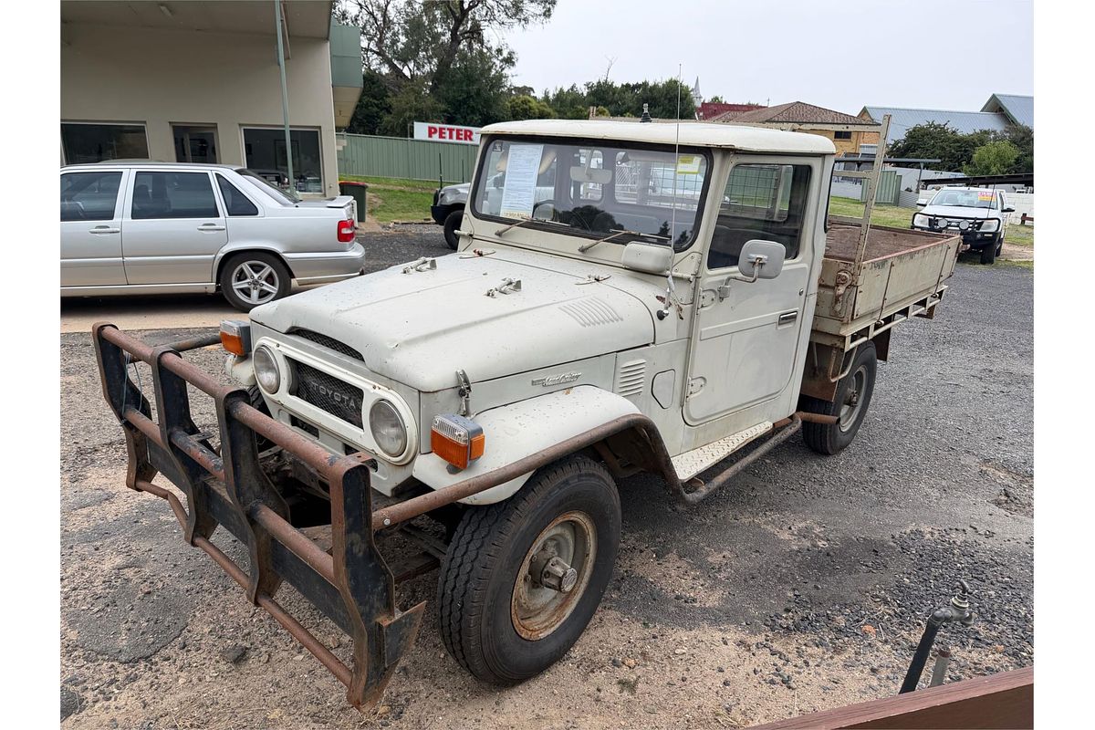 1977 Toyota Landcruiser (4x4)  4X4