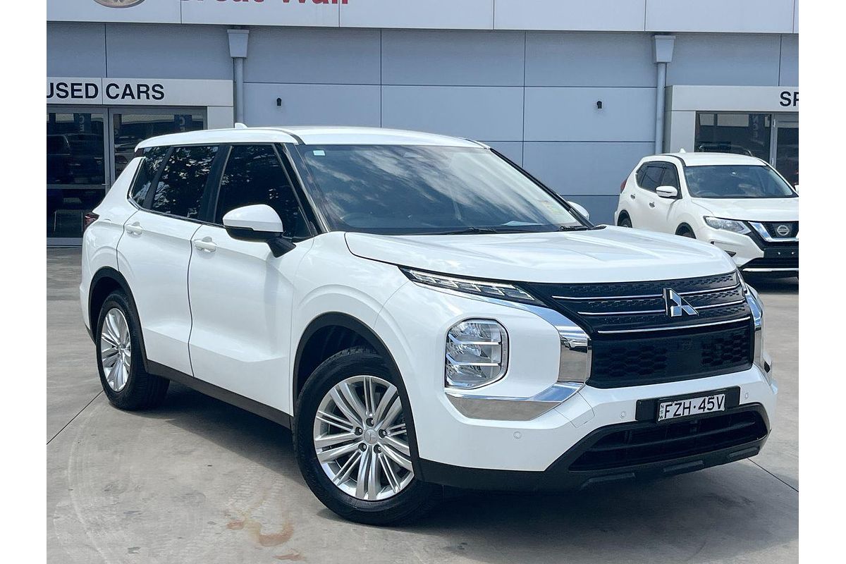 2022 Mitsubishi Outlander ES ZM