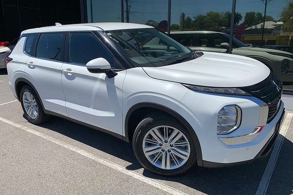 2021 Mitsubishi Outlander ES ZM