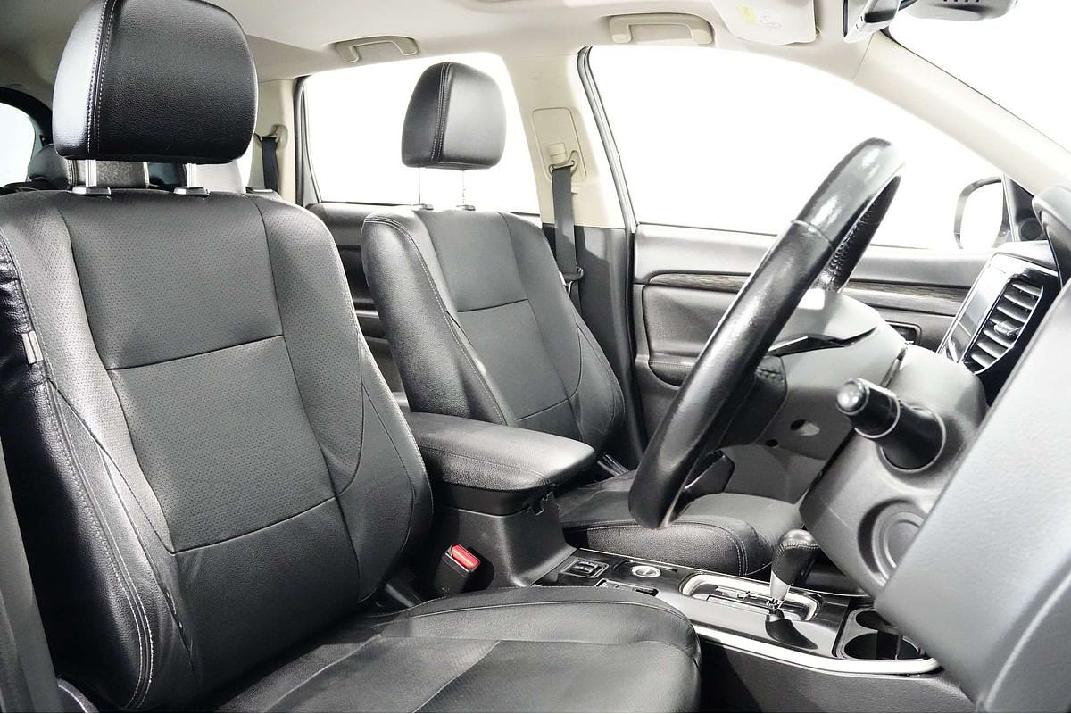 2016 Mitsubishi Outlander Exceed ZK