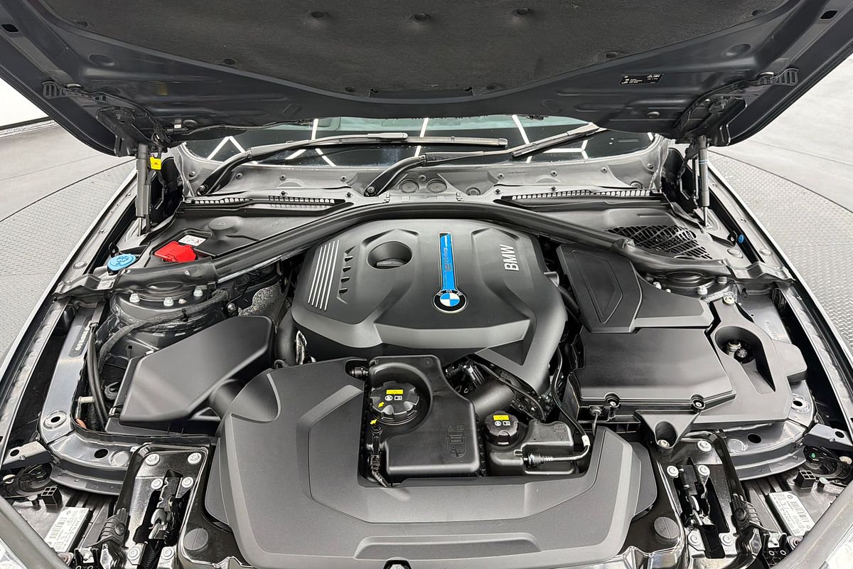 2017 BMW 3 Series 330e Sport Line F30 LCI