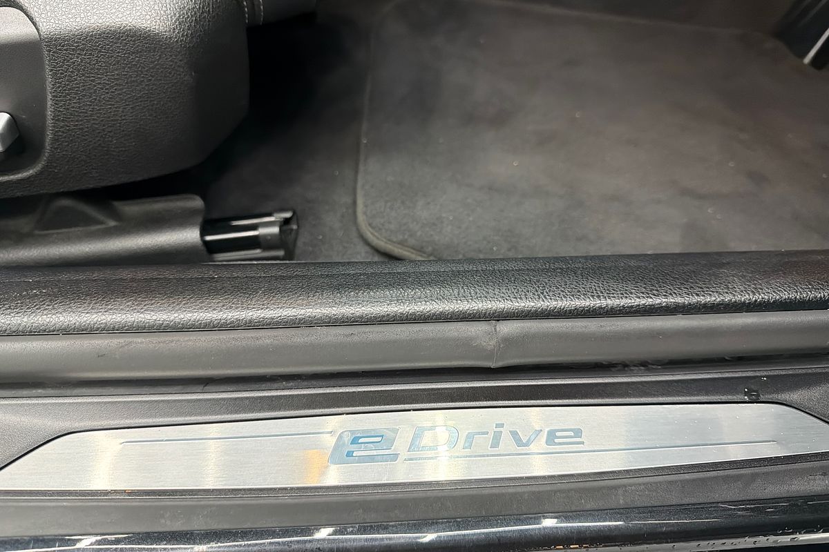 2017 BMW 3 Series 330e Sport Line F30 LCI