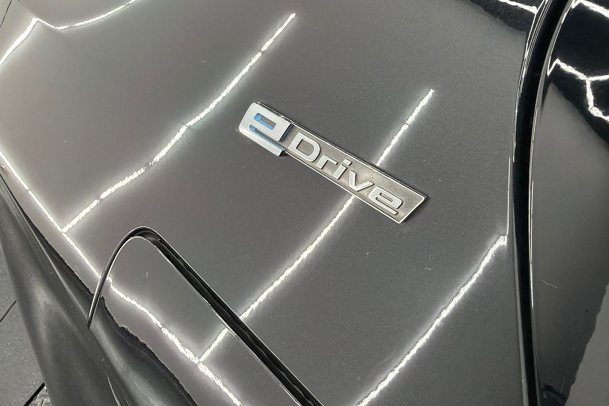 2017 BMW 3 Series 330e Sport Line F30 LCI