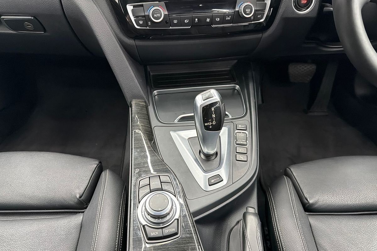 2017 BMW 3 Series 330e Sport Line F30 LCI