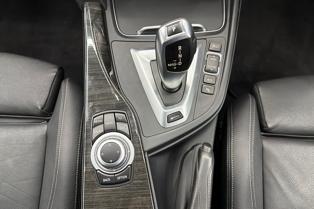 2017 BMW 3 Series 330e Sport Line F30 LCI