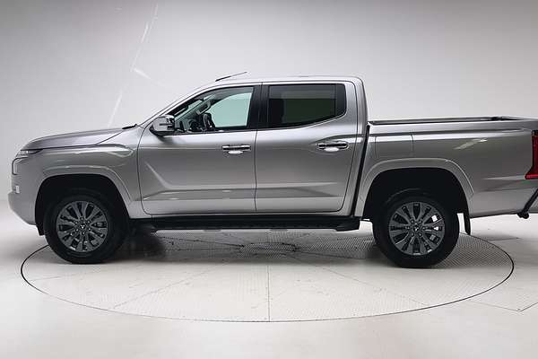 2025 Mitsubishi Triton GLS MV 4X4 thumb-4