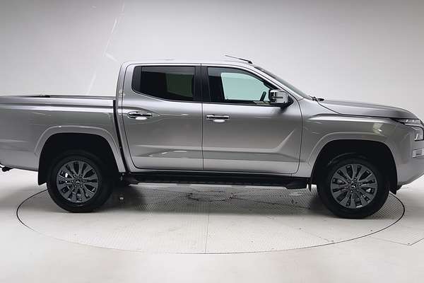 2025 Mitsubishi Triton GLS MV 4X4 thumb-8