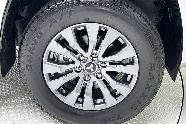 2025 Mitsubishi Triton GLS MV 4X4 thumb-9