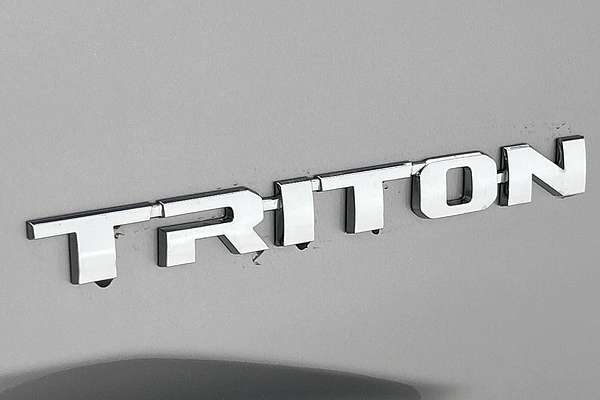 2025 Mitsubishi Triton GLS MV 4X4 thumb-21