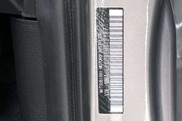 2025 Mitsubishi Triton GLS MV 4X4 thumb-23