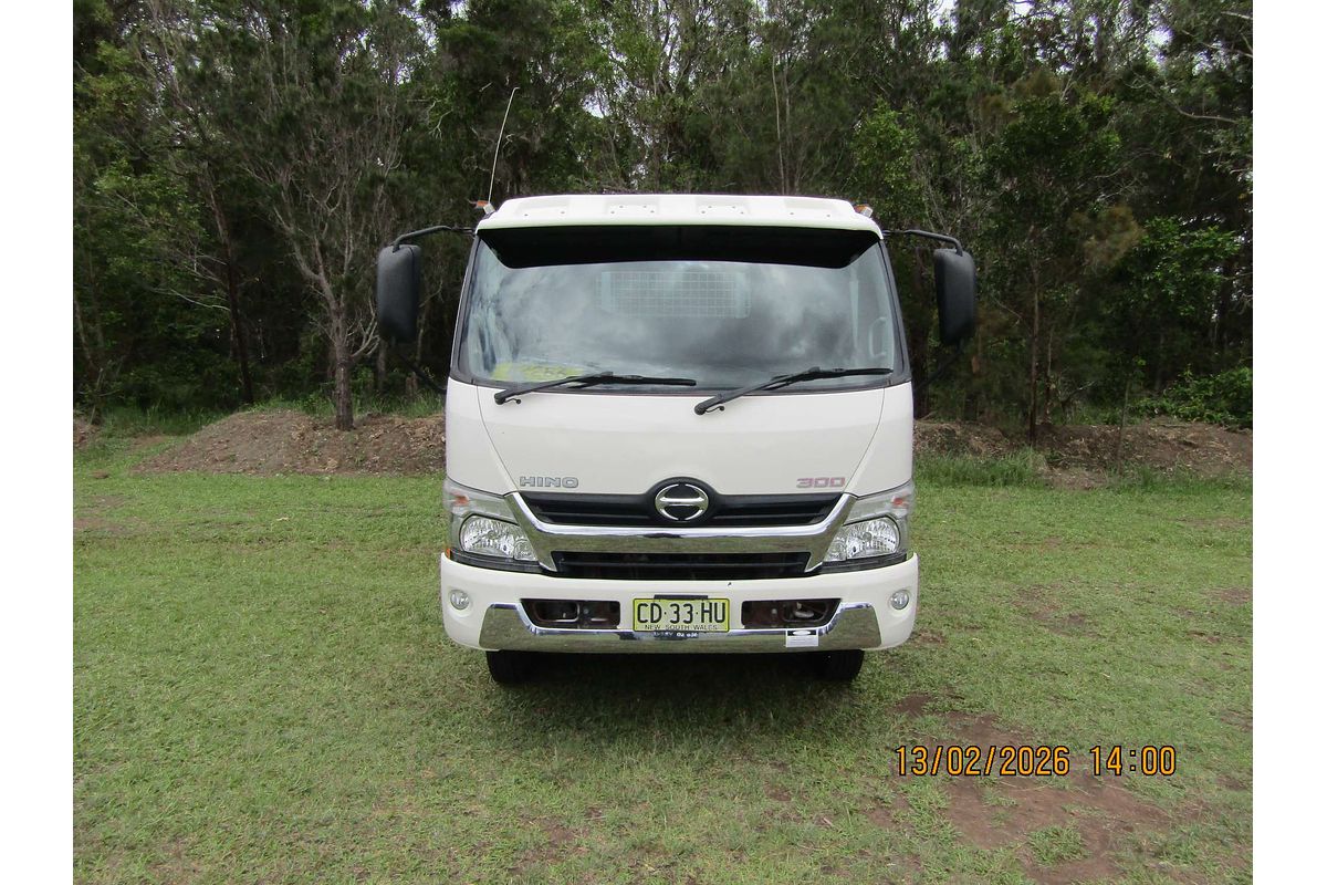 2015 Hino 300 Series 920 4x2 ELWB