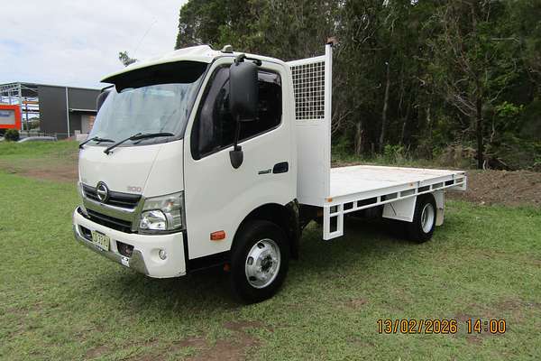 2015 Hino 300 Series 920 4x2 ELWB