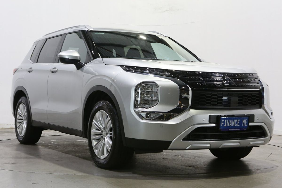 2025 Mitsubishi Outlander LS ZM