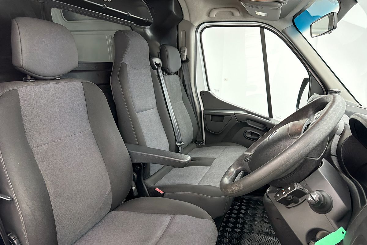 2019 Renault Master X62 MWB Mid Roof