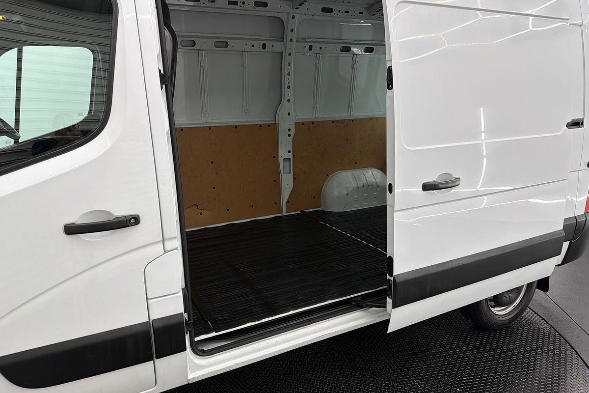 2019 Renault Master X62 MWB Mid Roof