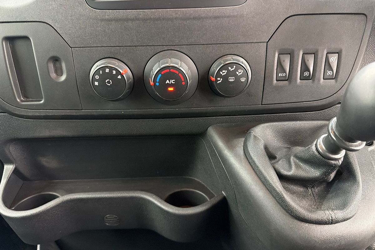 2019 Renault Master X62 MWB Mid Roof