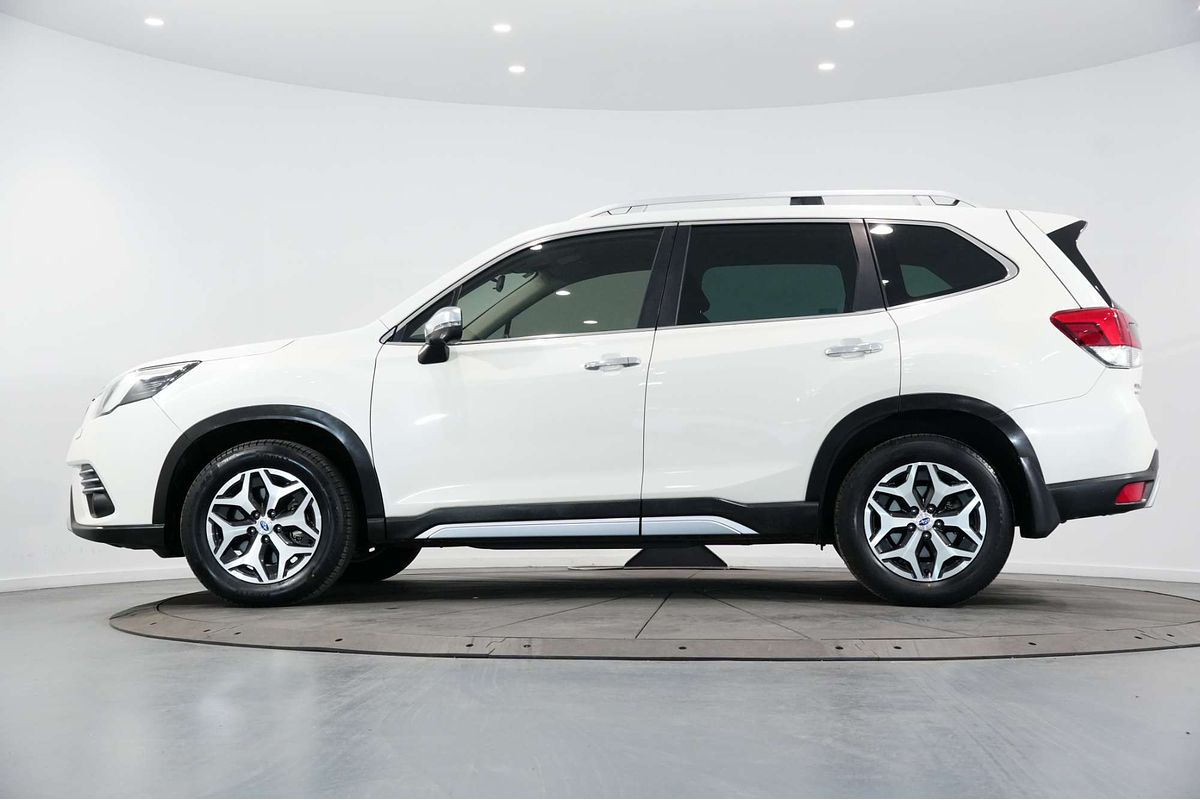 2023 Subaru Forester Hybrid L S5