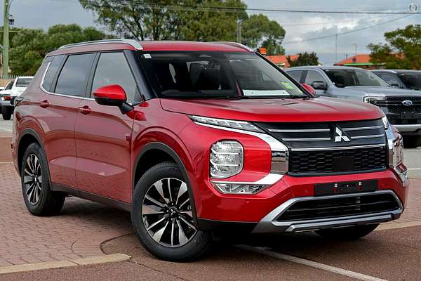 2025 Mitsubishi Outlander LS ZM