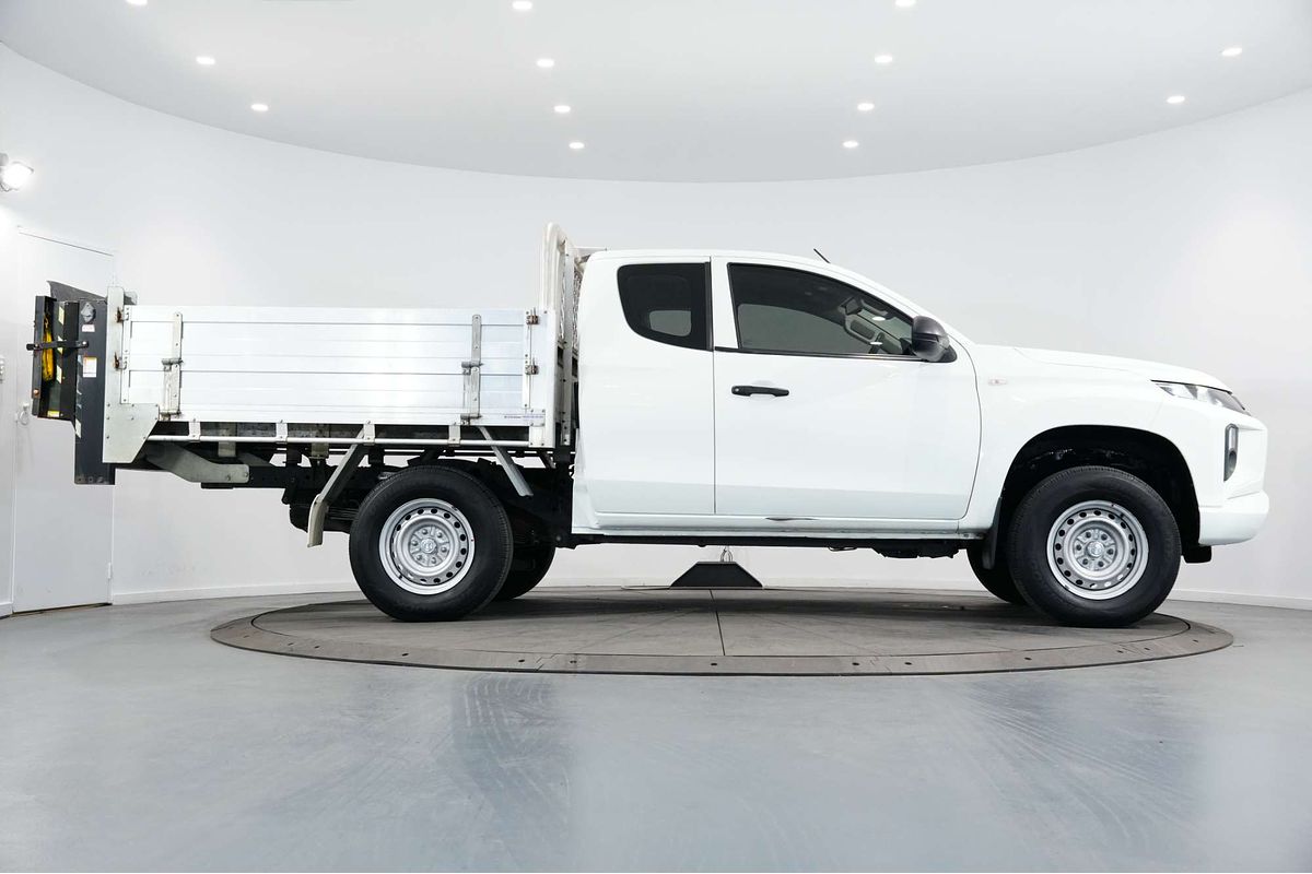 2020 Mitsubishi Triton GLX ADAS MR 4X4