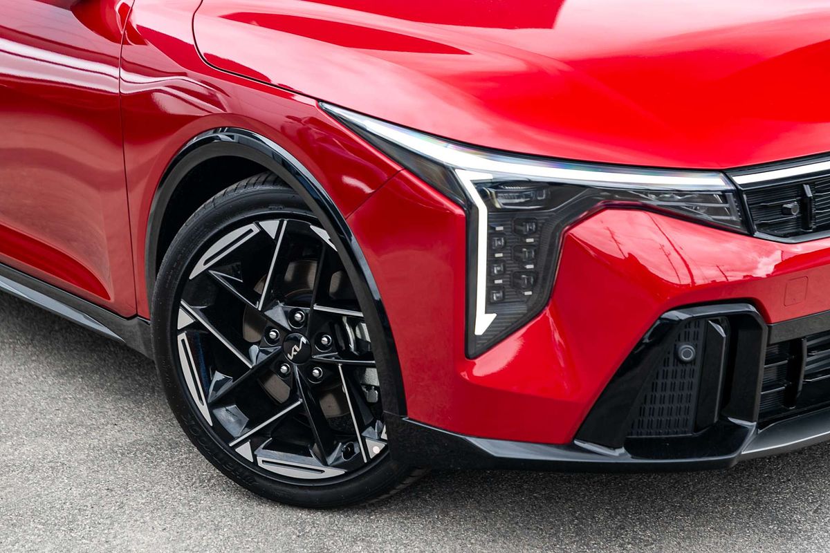 2025 Kia K4 GT-Line CL4m