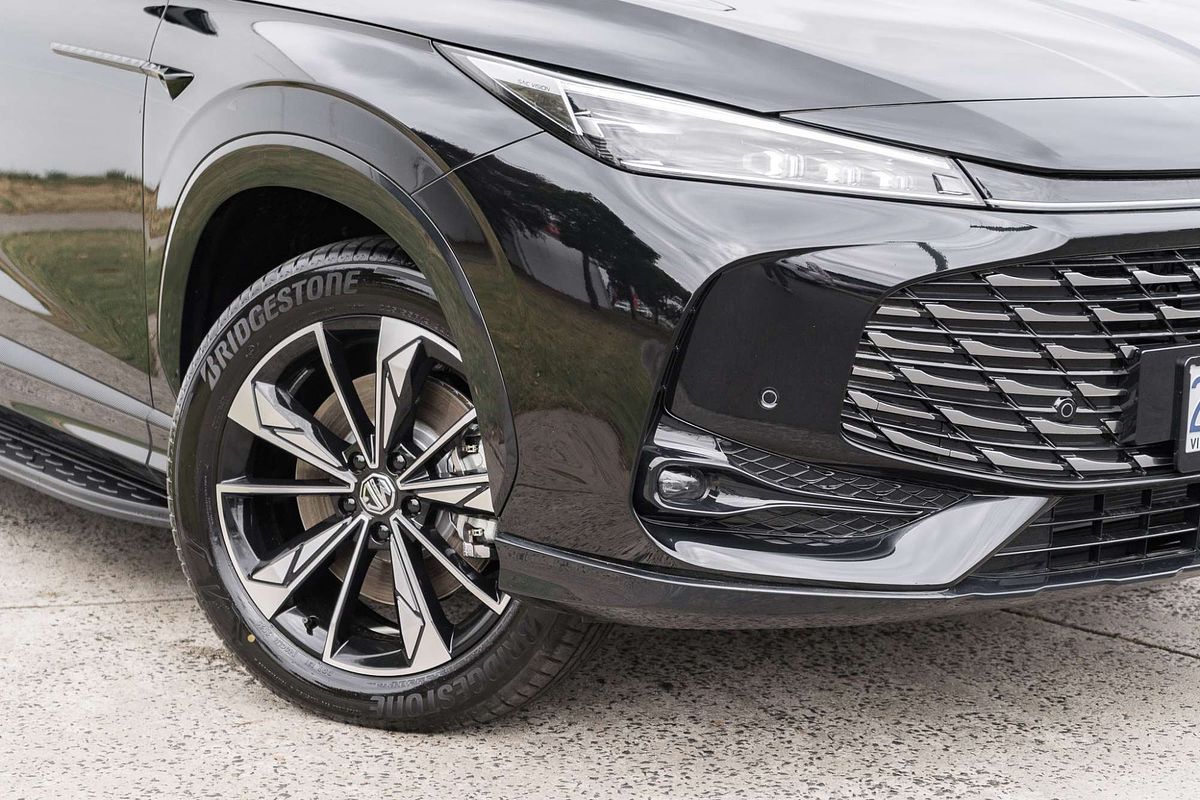 2025 MG HS Super Hybrid Essence AS33P