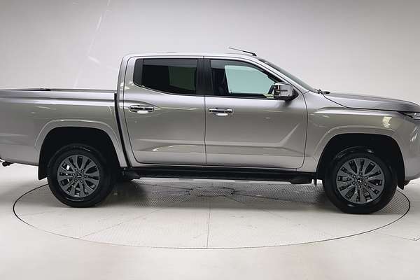 2025 Mitsubishi Triton GLS MV 4X4 thumb-8