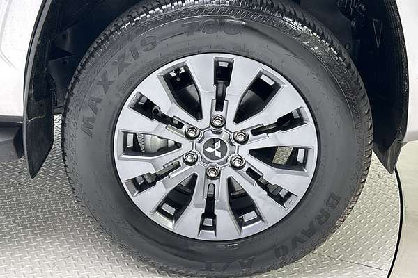 2025 Mitsubishi Triton GLS MV 4X4 thumb-9