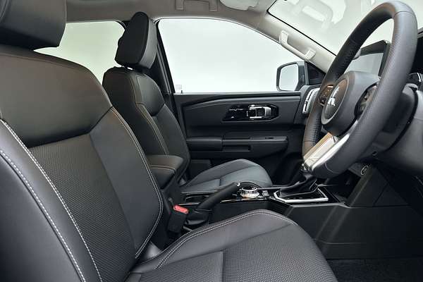 2025 Mitsubishi Triton GLS MV 4X4 thumb-12