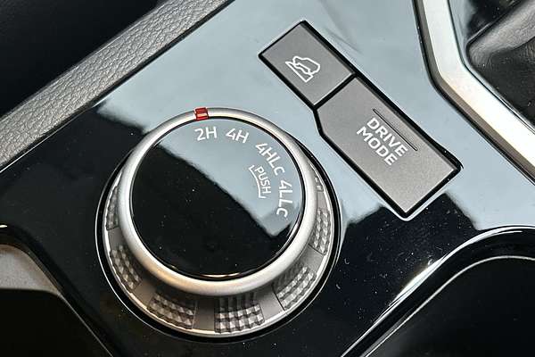 2025 Mitsubishi Triton GLS MV 4X4 thumb-14