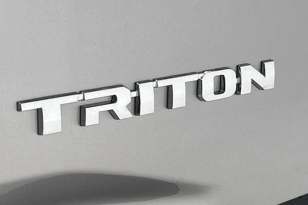 2025 Mitsubishi Triton GLS MV 4X4 thumb-21