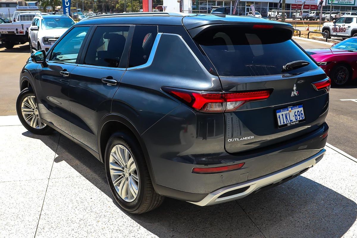 2024 Mitsubishi Outlander LS ZM