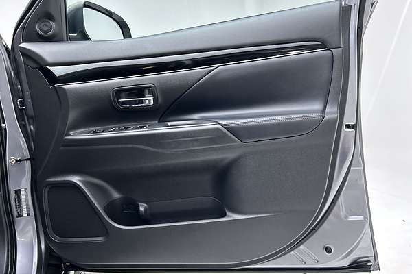 2021 Mitsubishi Outlander LS ZL thumb-18