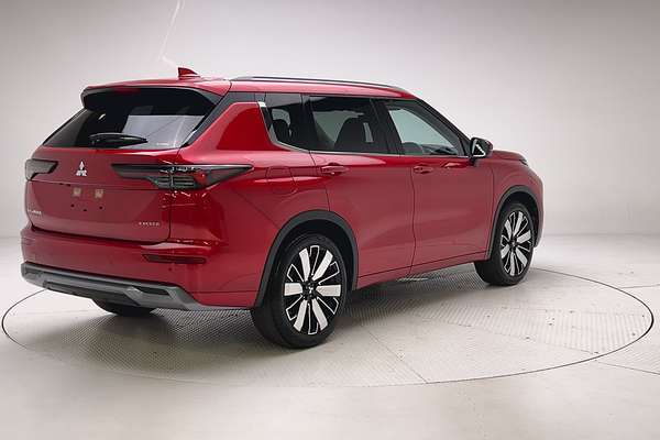 2025 Mitsubishi Outlander Exceed ZM thumb-2