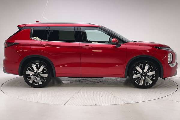 2025 Mitsubishi Outlander Exceed ZM thumb-3
