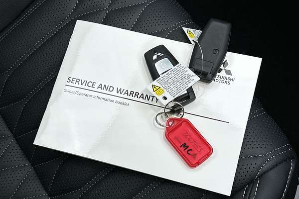 2025 Mitsubishi Outlander Exceed ZM thumb-22