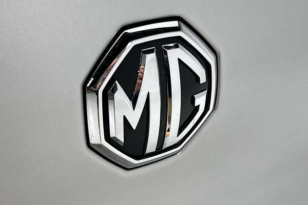 2022 MG ZST Core thumb-21