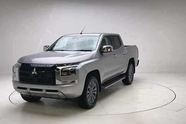 2025 Mitsubishi Triton GLS MV 4X4 thumb-5