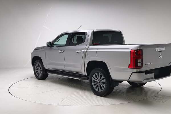 2025 Mitsubishi Triton GLS MV 4X4 thumb-8