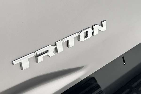 2025 Mitsubishi Triton GLS MV 4X4 thumb-21