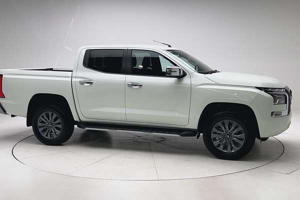 2025 Mitsubishi Triton GLS MV 4X4 thumb-3