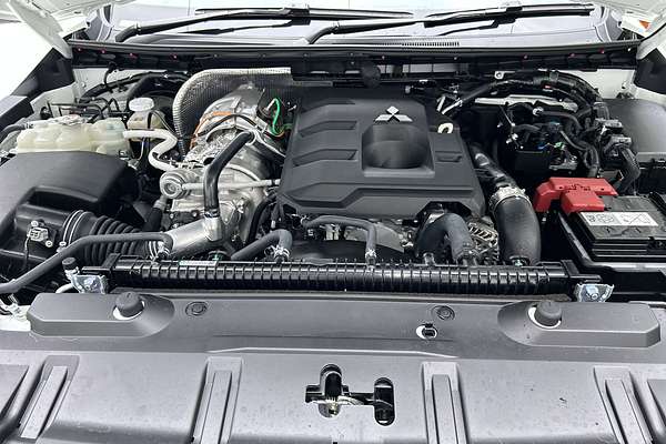 2025 Mitsubishi Triton GLS MV 4X4 thumb-10