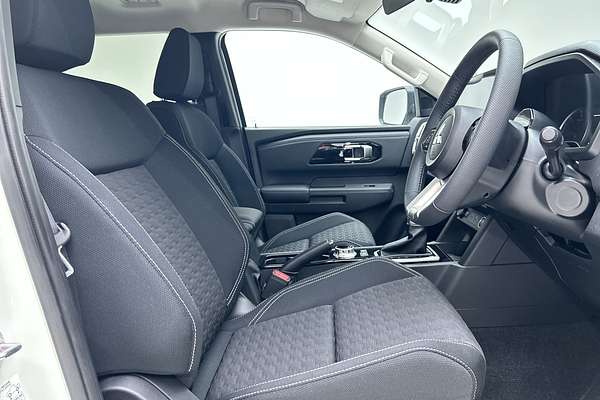 2025 Mitsubishi Triton GLS MV 4X4 thumb-12