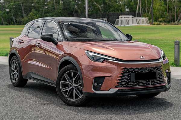 2025 Lexus LBX Luxury MAYH10R