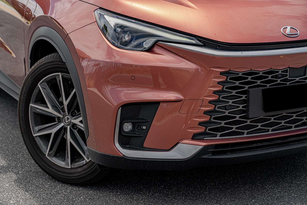 2025 Lexus LBX Luxury MAYH10R