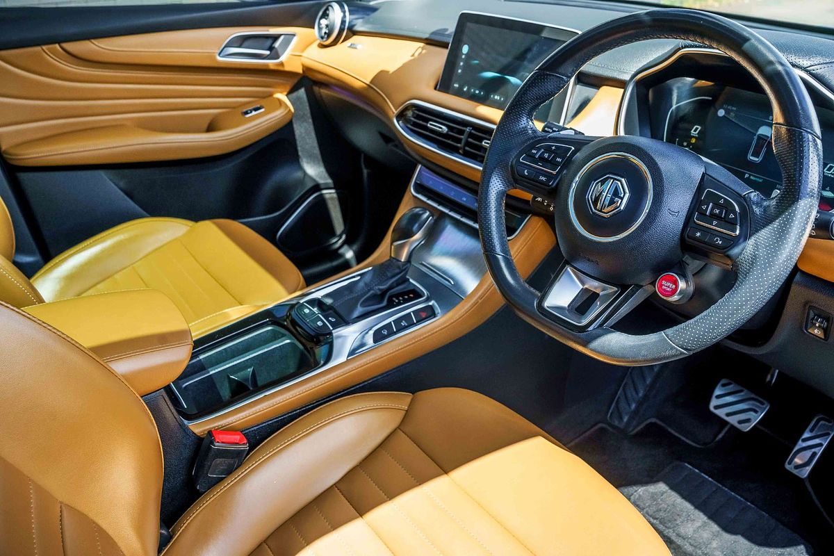 2022 MG HS Essence Anfield Edition SAS23