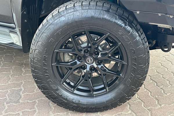 2022 Mitsubishi Pajero Sport GLS QF thumb-2