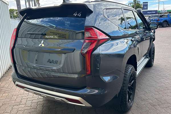 2022 Mitsubishi Pajero Sport GLS QF thumb-9
