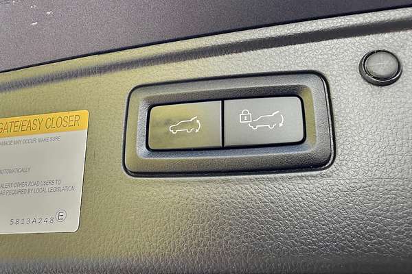 2022 Mitsubishi Pajero Sport GLS QF thumb-15